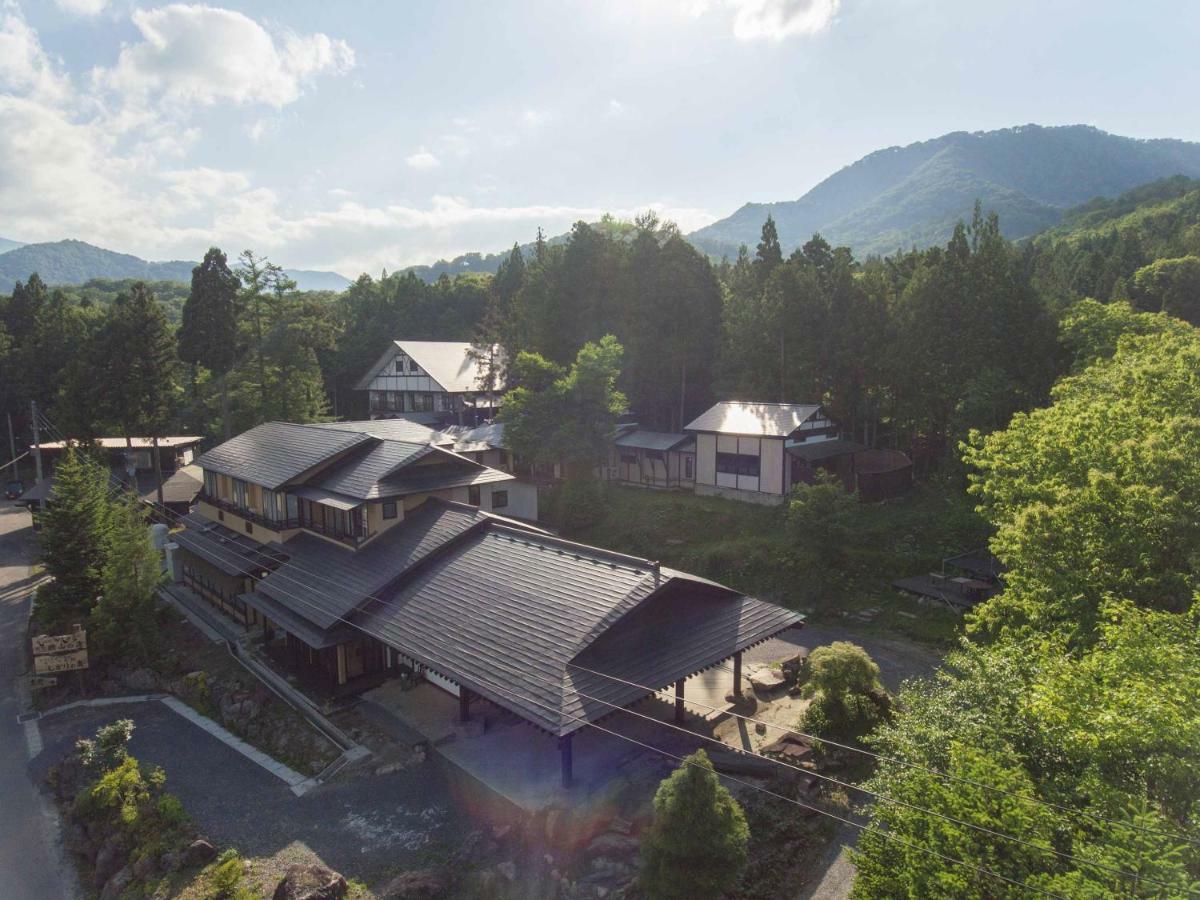 Отель 祭畤温泉かみくら Итиносеки Экстерьер фото
