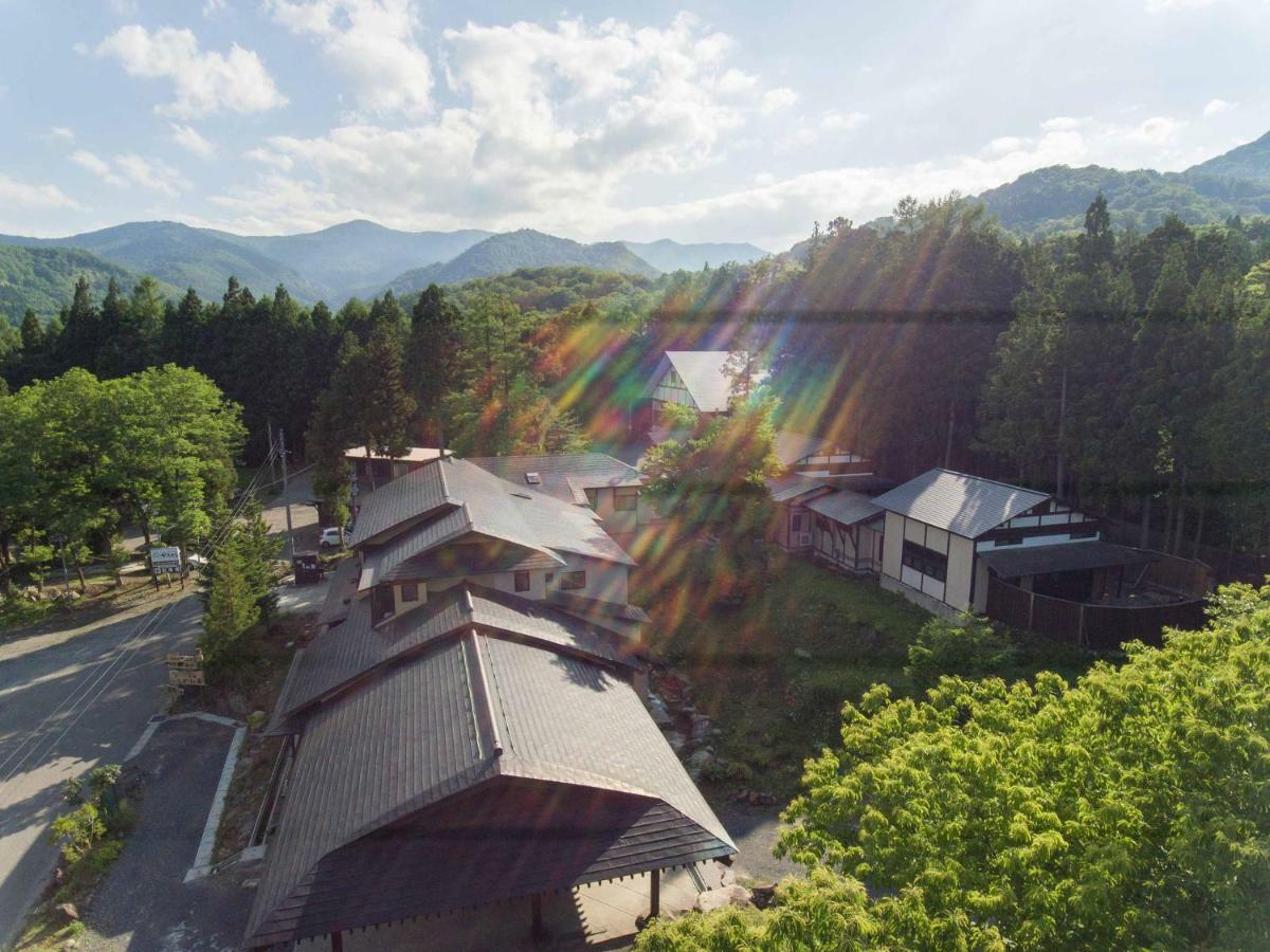 Отель 祭畤温泉かみくら Итиносеки Экстерьер фото